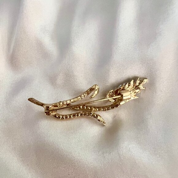 🧷Small Vintage Wheat Brooch - CZ and Rhinestone on Gold-Tone Metal - Picture 4 of 4